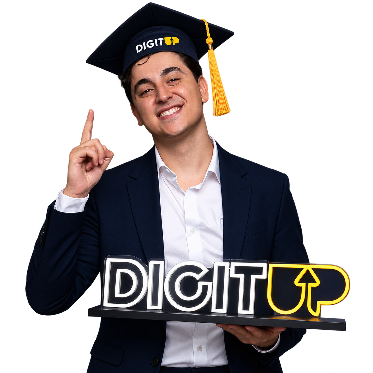 Portrait créatif d’Ibrahim Jaidi avec une toque de graduation et le logo DIGITUP